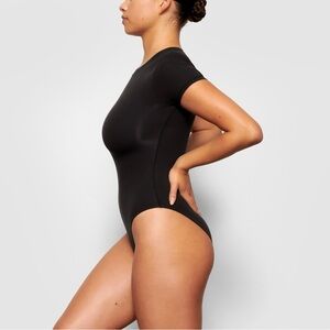 SKIMS - Fits Everybody T-Shirt Bodysuit